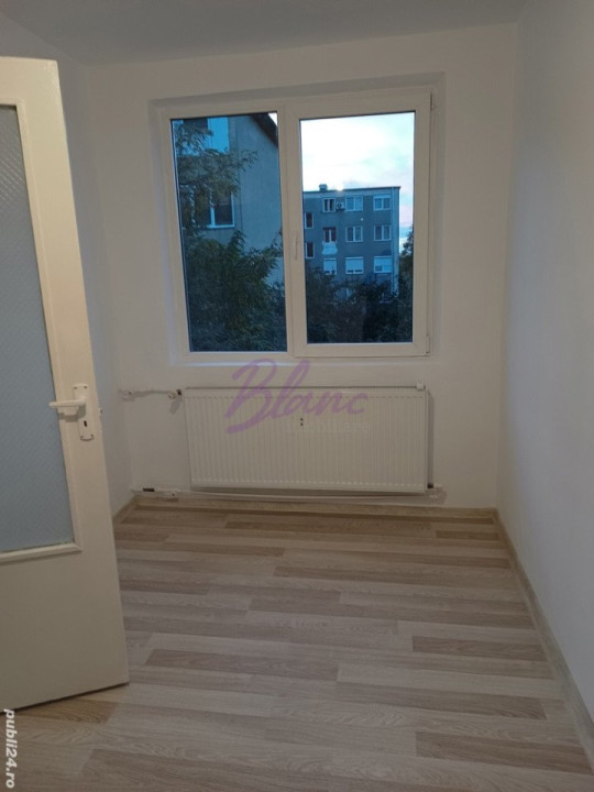 Apartament  cu 3 camere, zona Velenta, Oradea