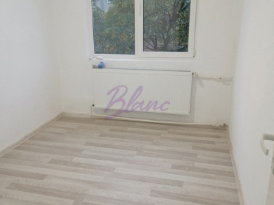 Apartament  cu 3 camere, zona Velenta, Oradea