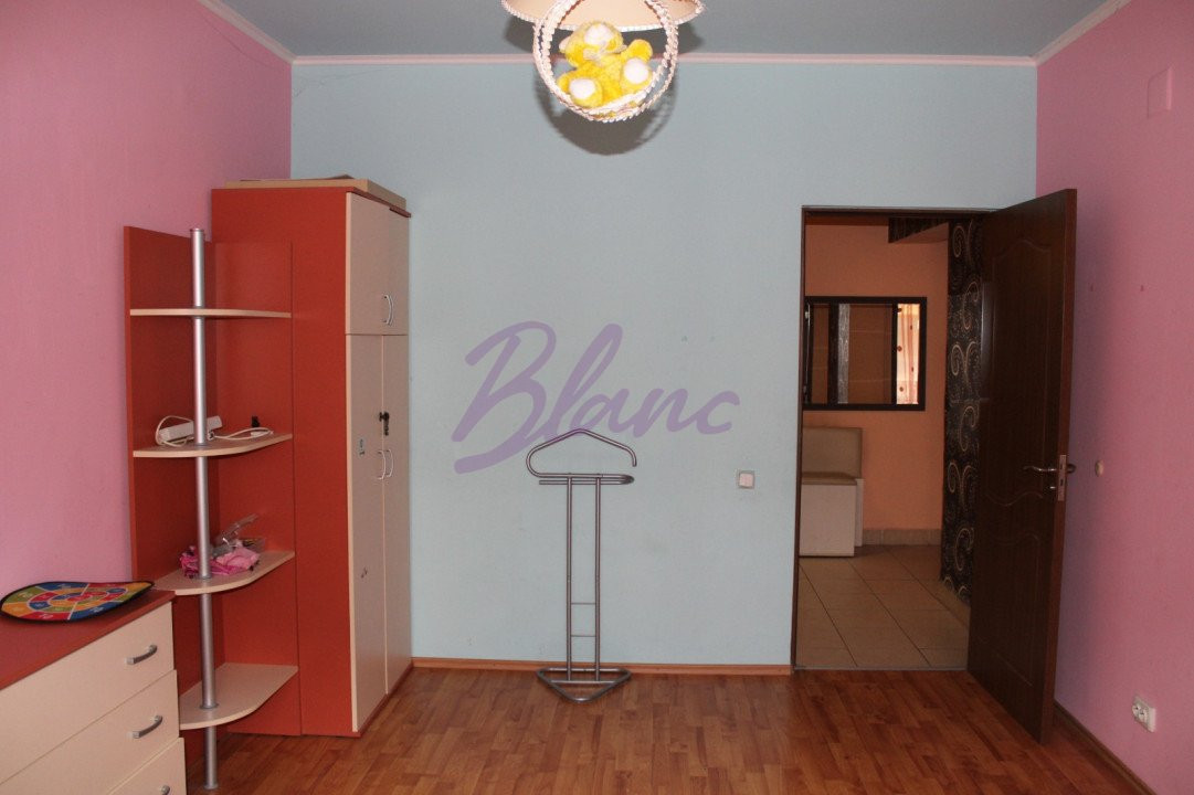 Apartament cu 3 camere  