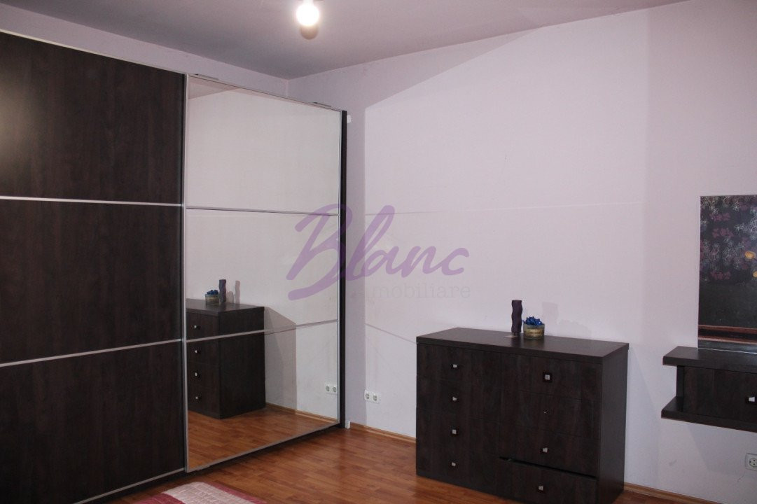 Apartament cu 3 camere  