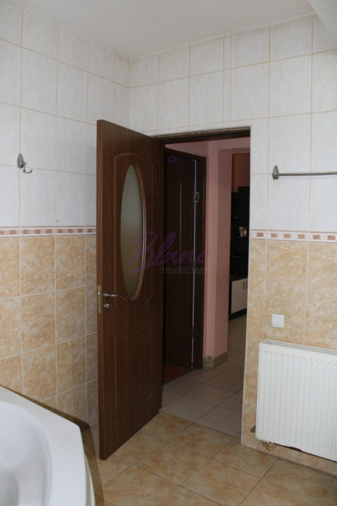 Apartament cu 3 camere  