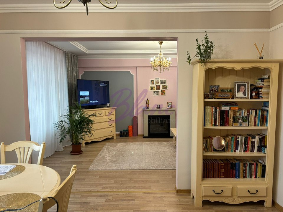 DE VANZARE APARTAMENT CU 3 CAMERE