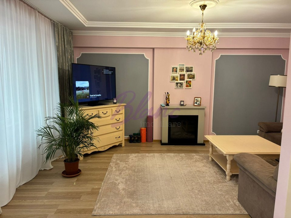 DE VANZARE APARTAMENT CU 3 CAMERE