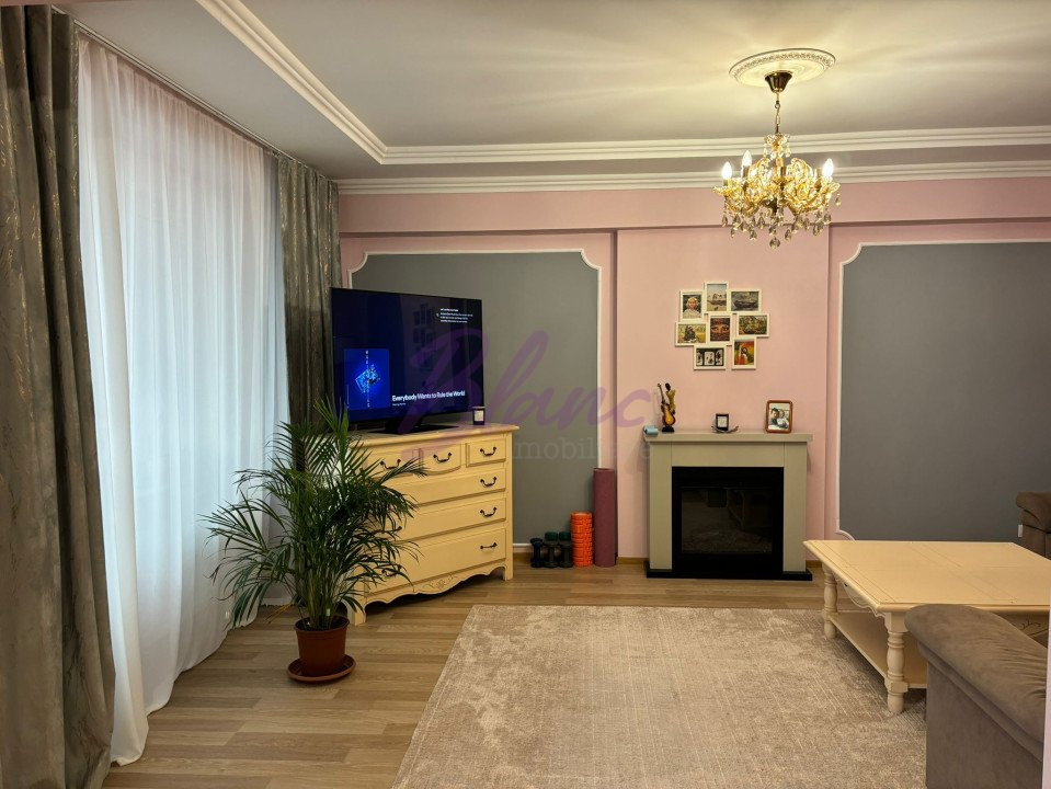 DE VANZARE APARTAMENT CU 3 CAMERE