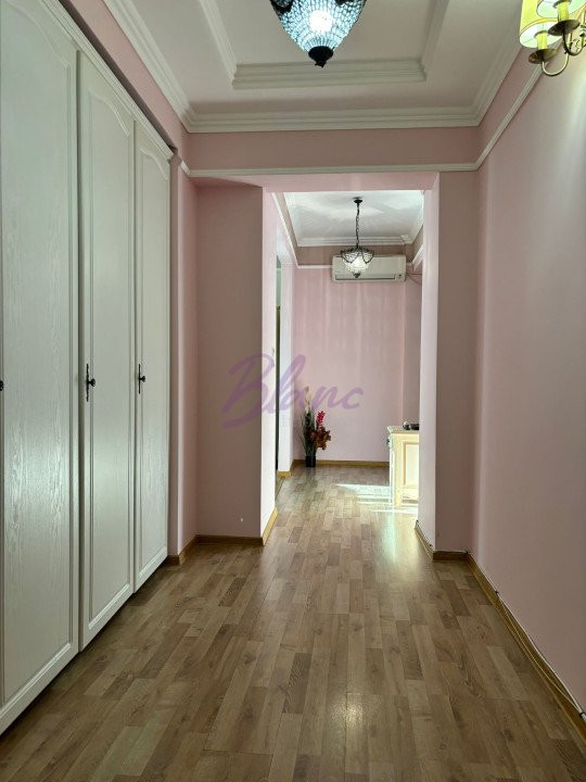 DE VANZARE APARTAMENT CU 3 CAMERE